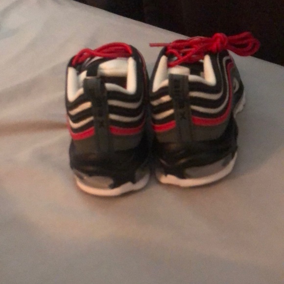 Shoes - Picture 6 of 7